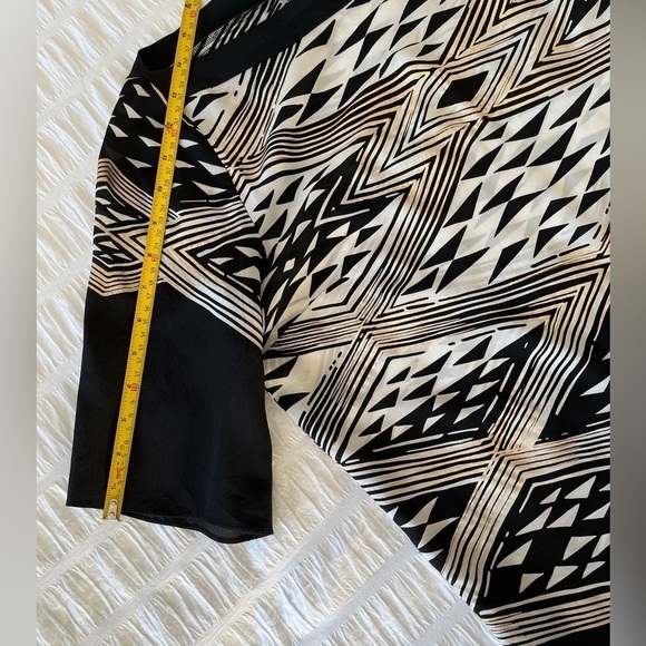 DONNA KARAN New York Silk Tunic Boatneck Metallic Geometric Design Day to Night - Picture 14 of 16